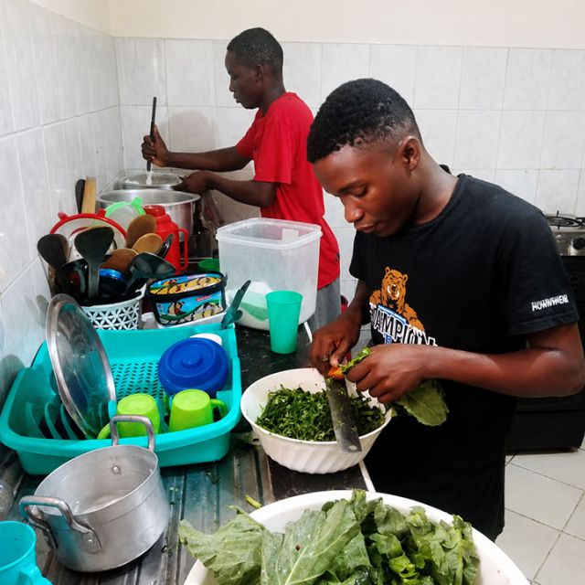 students cooking